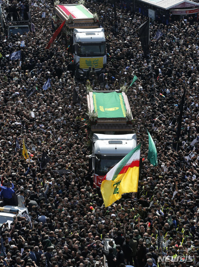 라이시 대통령 운구 행렬, 남호라산 도착…마지막 장례 거행