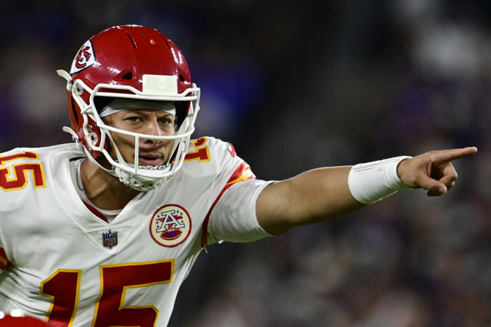 chiefs' patrick mahomes on ‘hollywood’ brown: ‘get back to deep game’