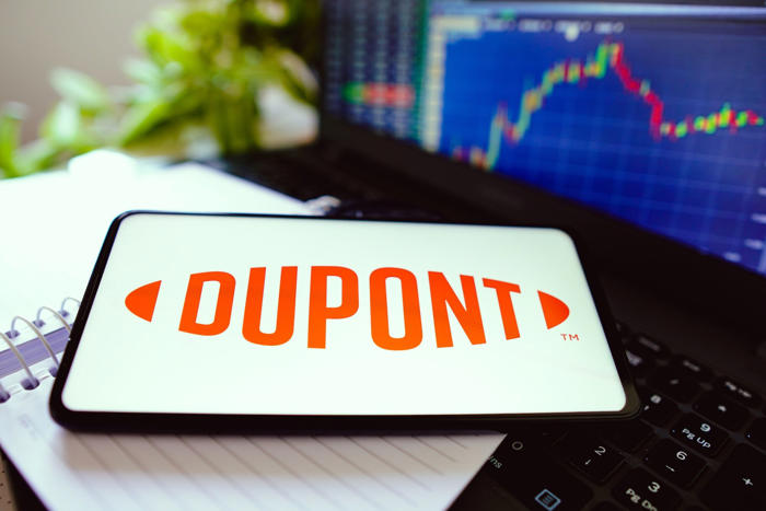 dupont to split into three companies as ceo breen steps back