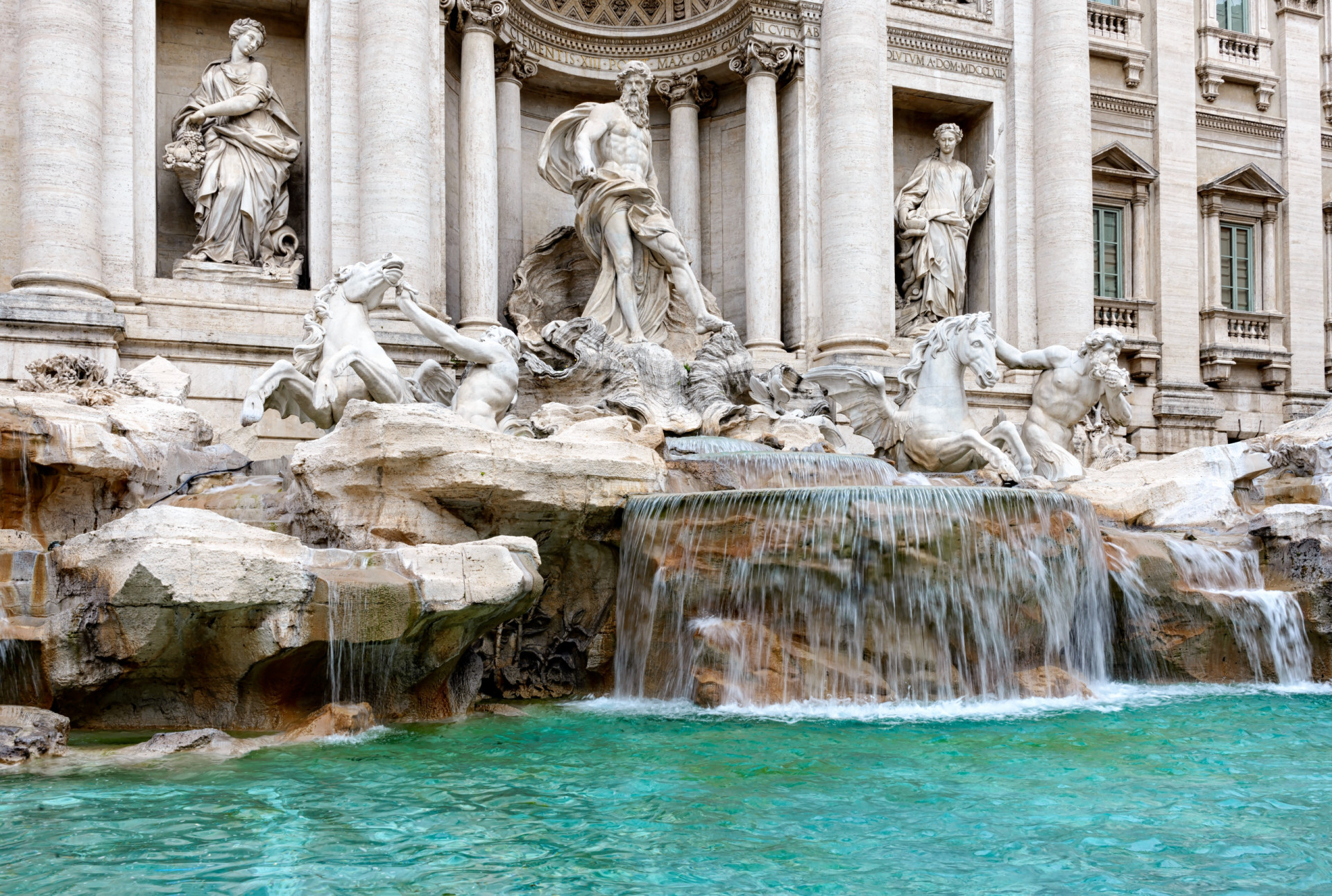 <p>The Trevi Fountain attracts 10.5 million people each year, which works out to around 1,200 people per hour, making it a popular spot for pickpockets.</p><p>You may also like: </p>