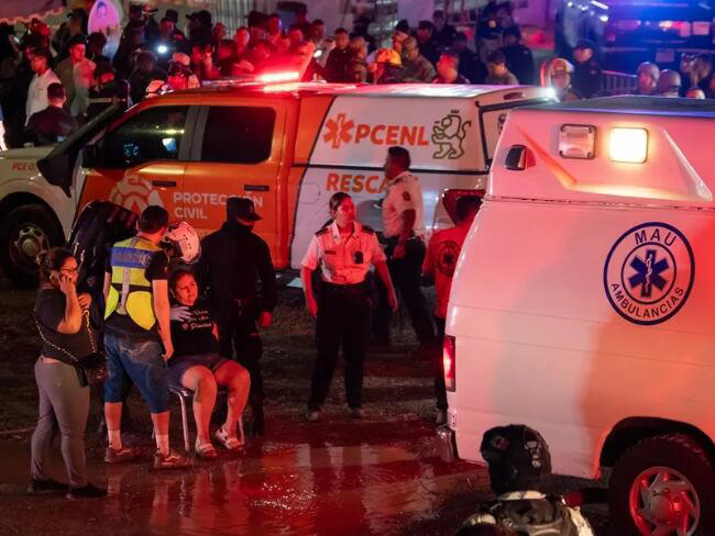 9 muertos y 50 heridos tras caída de tarima en evento de candidato presidencial en méxico