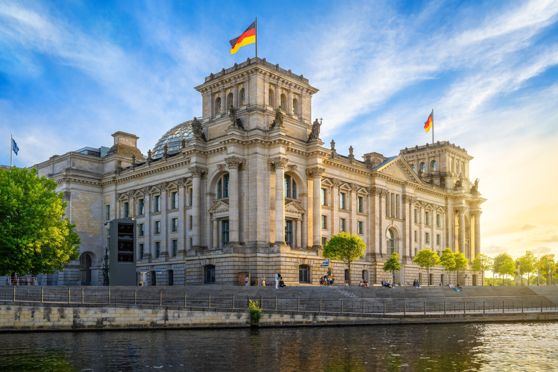 <p><span>Thieves often target tourists visiting the Reichstag Building, so keep your valuables safe when waiting in line or moving through crowds.</span></p><p>You may also like:<a href="https://www.starsinsider.com/n/389220?utm_source=msn.com&utm_medium=display&utm_campaign=referral_description&utm_content=717448en-us"> The best and worst airports of 2019</a></p>