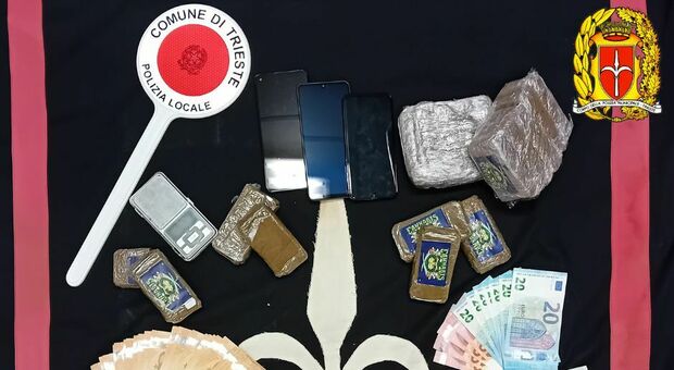 Spaccio Di Droga: Sequestrati Due Chili Di Hashish, Tre Arresti