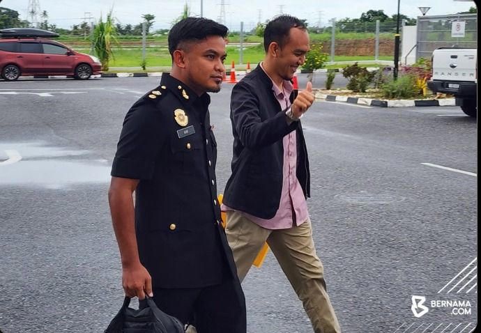 perlis mb's son pleads not guilty to charge of submitting false claims