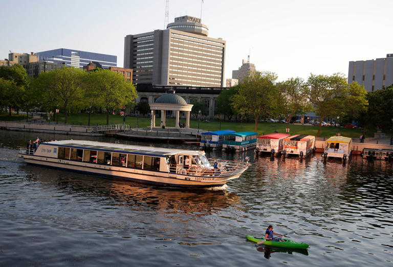 59. People can explore Milwaukee from the rivers. Boat tour companies offer a wide range of opportunities to get out on the water and cruise the Milwaukee, Menomonee and Kinnickinnic rivers.