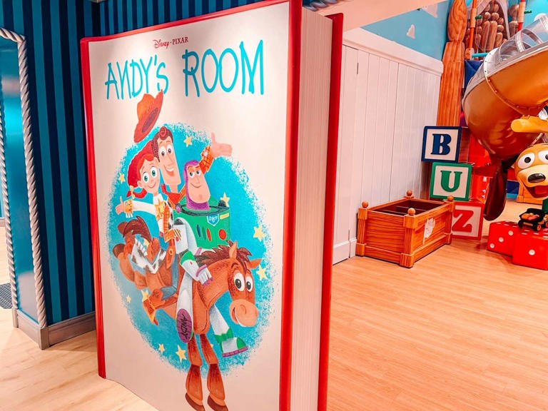 Kinds Clubs on Disney Wonder Andy's Room