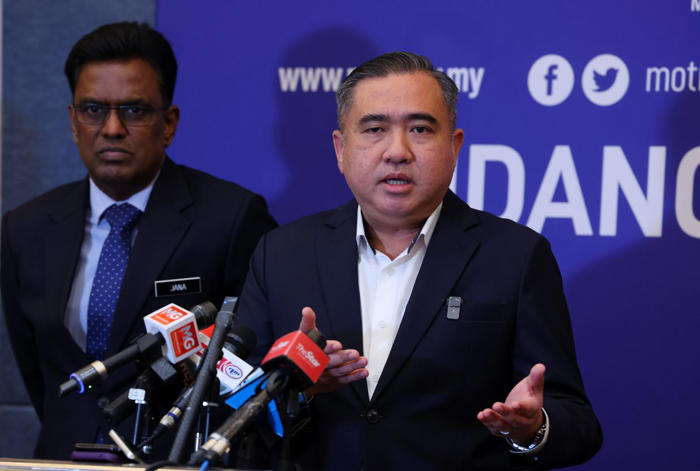 transport ministry not involved in sale of mahb shares, says loke