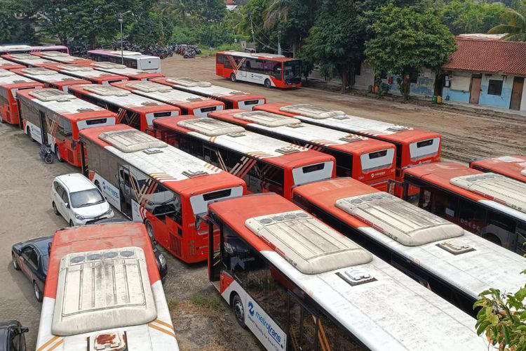 bimsalabim, 36 bus transjakarta di terminal pulogebang raib jelang dilelang