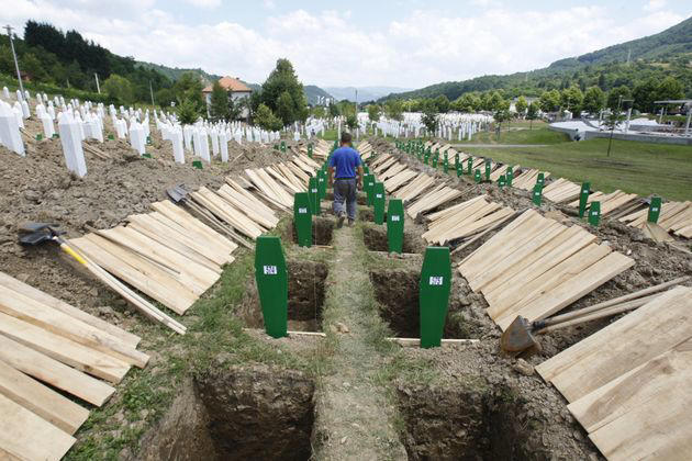 σφαγή στην σρεμπρένιτσα: αποχή της ελλάδας στην ψηφοφορία του οηε - κόντρα σε κάθε γενοκτονία