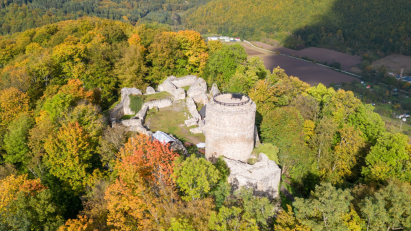 to najstarszy zamek w polsce. zabytkowa twierdza pochodzi z xii wieku