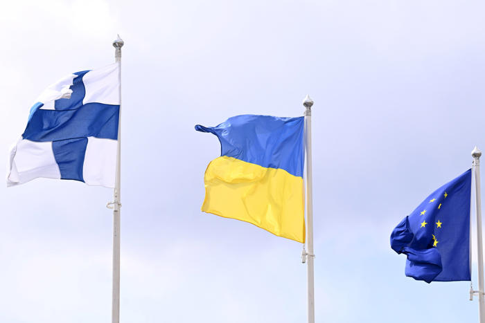 eurobarometri: suomalaisilta lähes yksituumainen tuki ukrainan auttamiselle