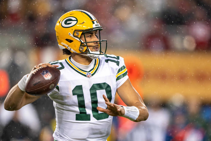 jordan love: espn projects regression from green bay packers qb in 2024