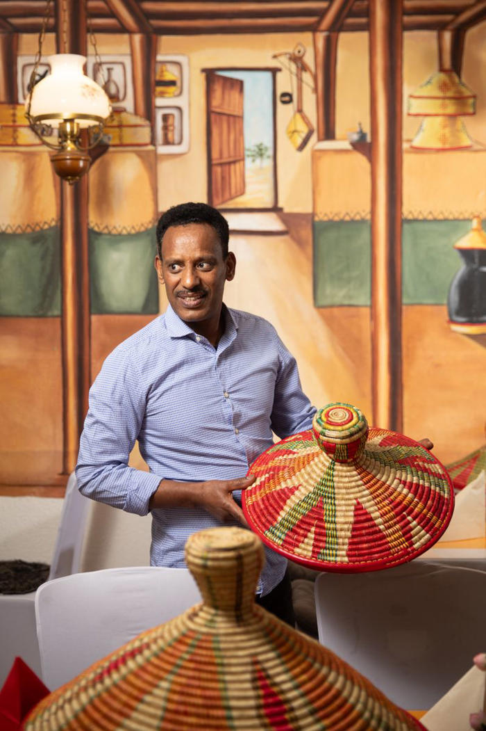 «in meinem restaurant dürfen eritreer nicht über politik reden»