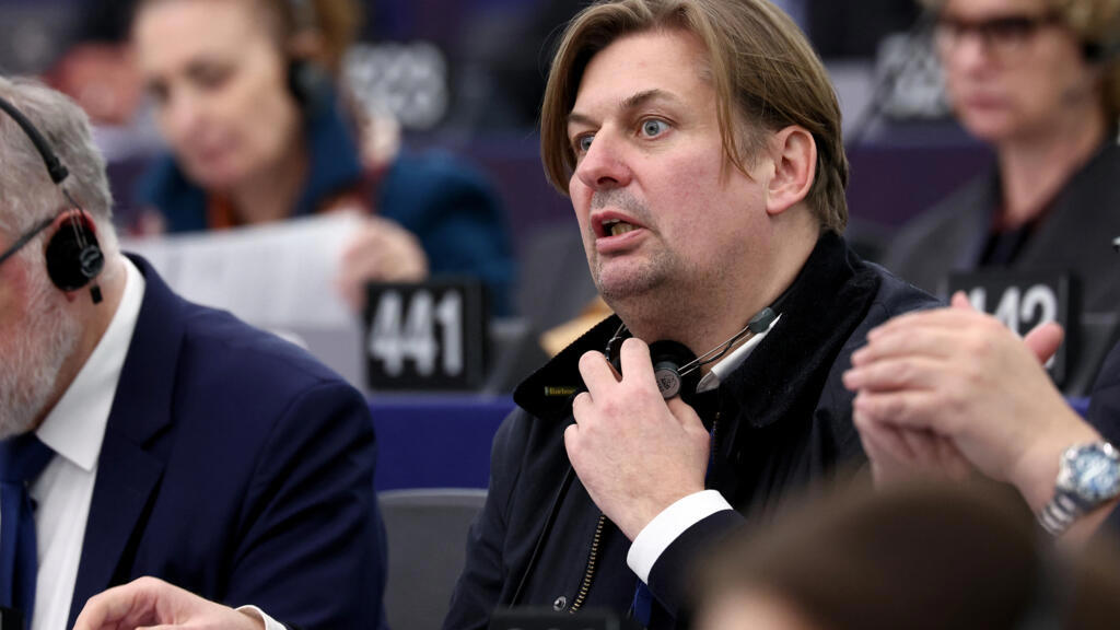 far-right group at european parliament expels germany’s afd over nazi comments