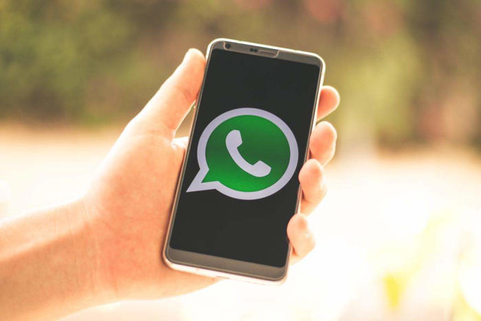 whatsapp permette di inviare tutte le foto e video in hd: cosa fare