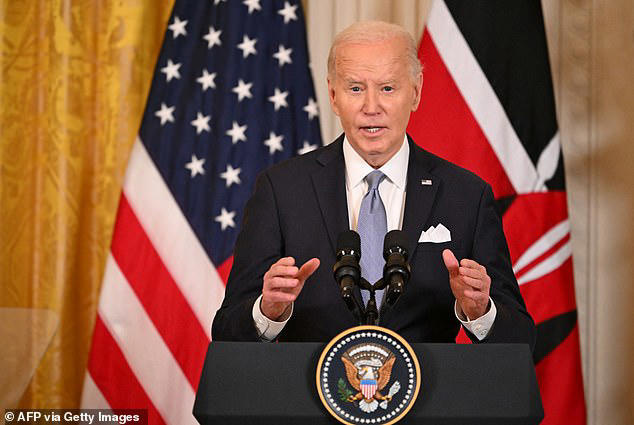biden repeatedly asks for stage directions at presser