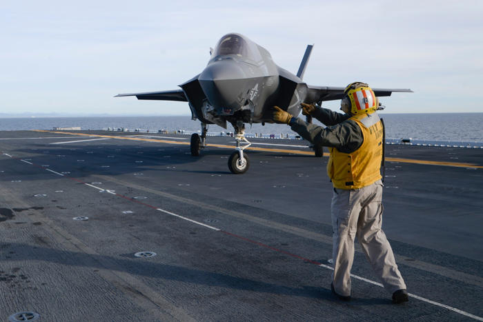 microsoft, f-35s are going to be a 'game-changer' for us navy amphibious assault ship and former 'harrier carrier' uss bataan, senior officer says