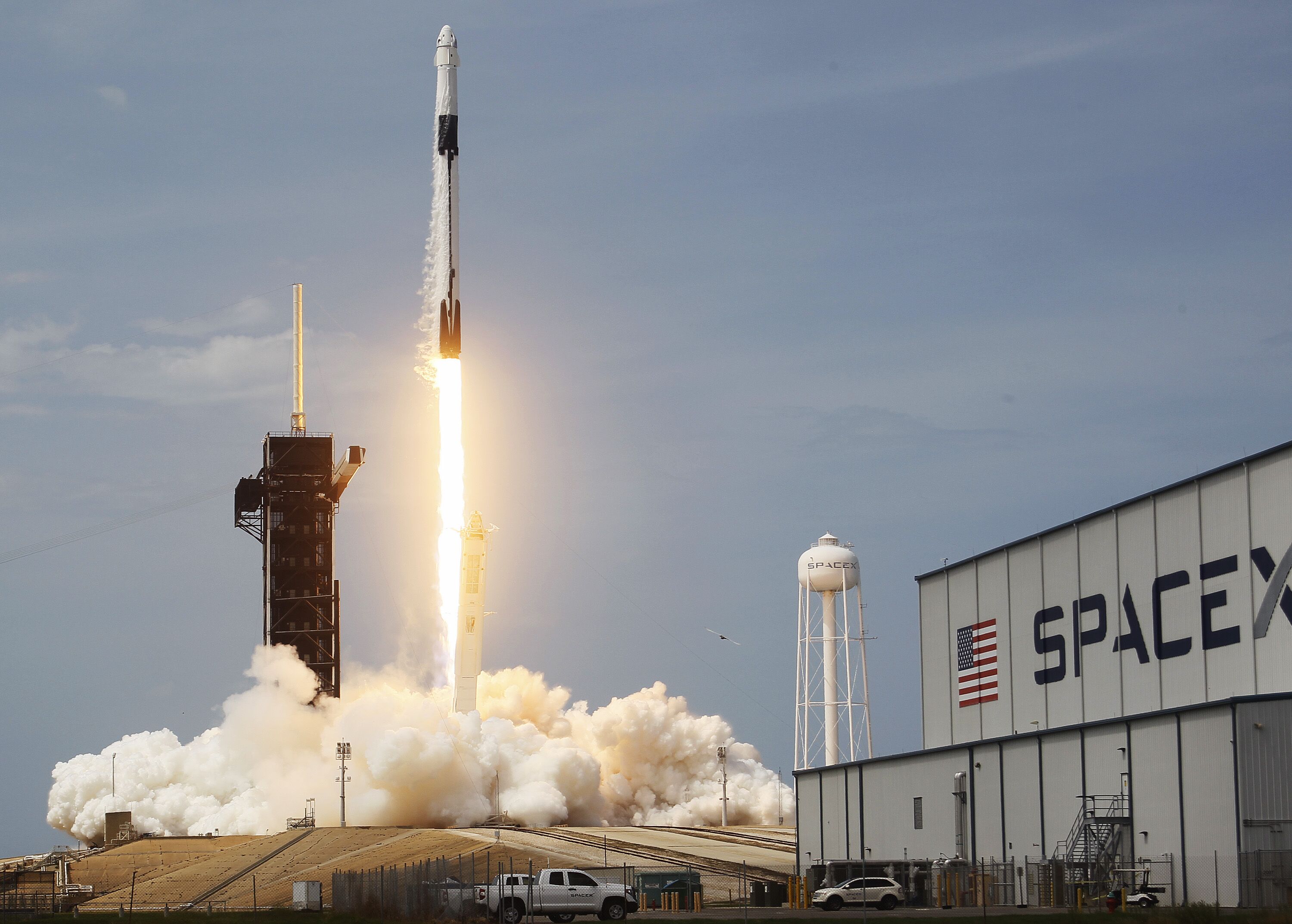 SpaceX Weighs Plan To Sell Shares At $200 Billion Valuation