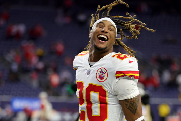 chiefs db justin reid earns crown as the nfl’s top chess player