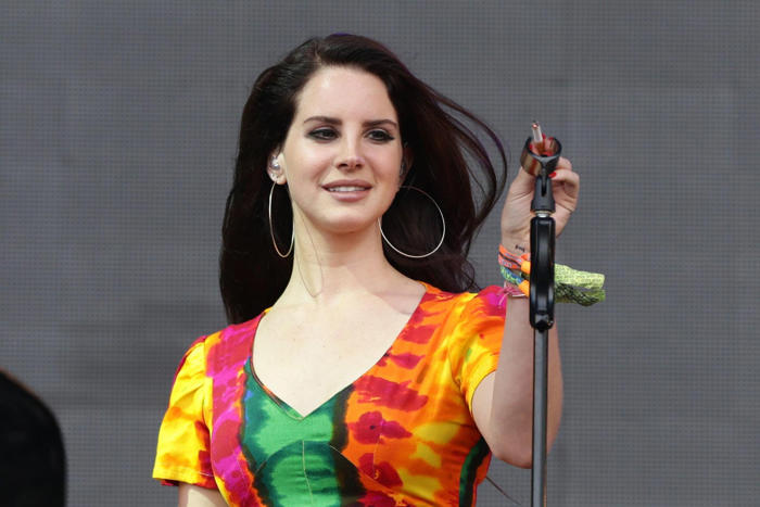 lana del rey uses ivor novello award speech to call out relationship violence