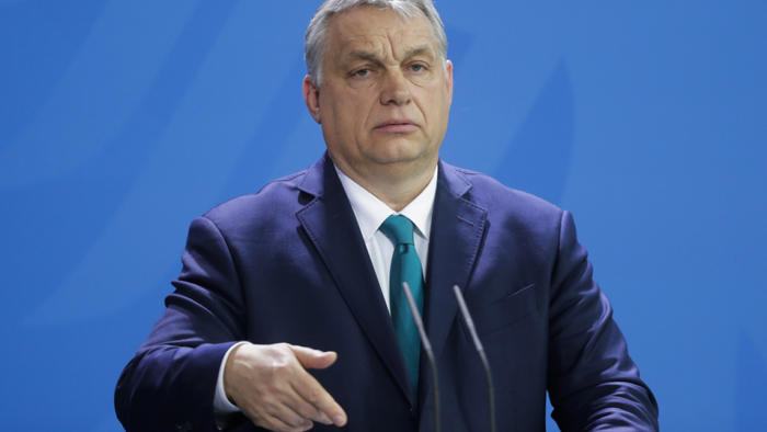 η ουγγαρία θέλει να «σπάσει» την απόφαση της εε για τα «παγωμένα ρωσικά κεφάλαια»