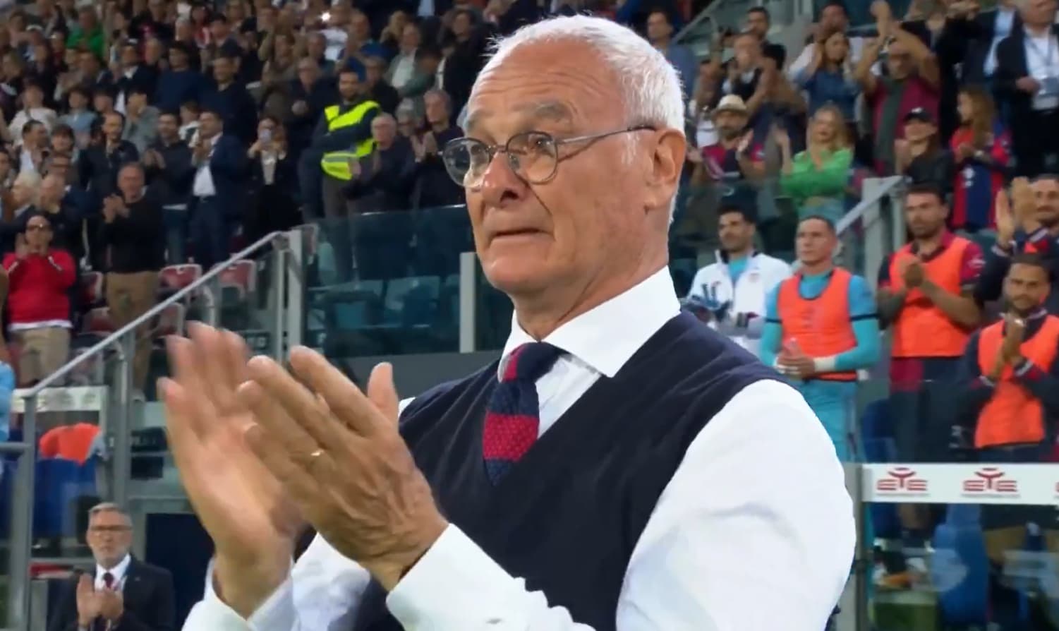 Cagliari: Les Larmes De Ranieri Pendant L’ovation Du Stade (et De L ...