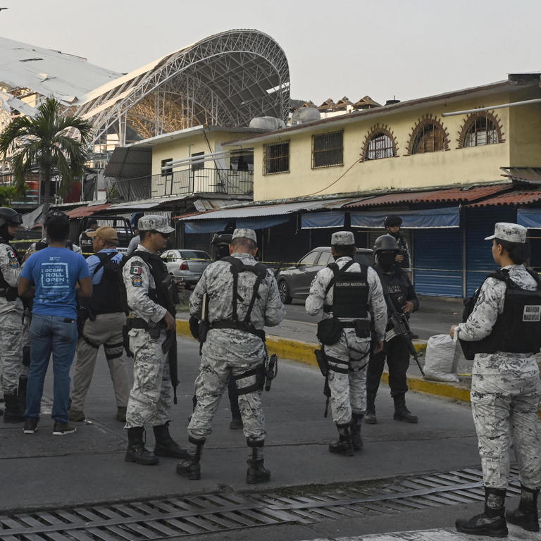 5 killed in Acapulco grocery store days after 10 bodies found in city