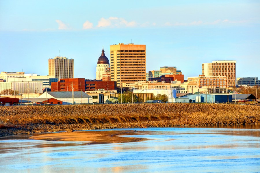 Капитолий штата канзас канзас. Лебанон штат канзас. Топика штат канзас. Топика канзас. Топика канзас.