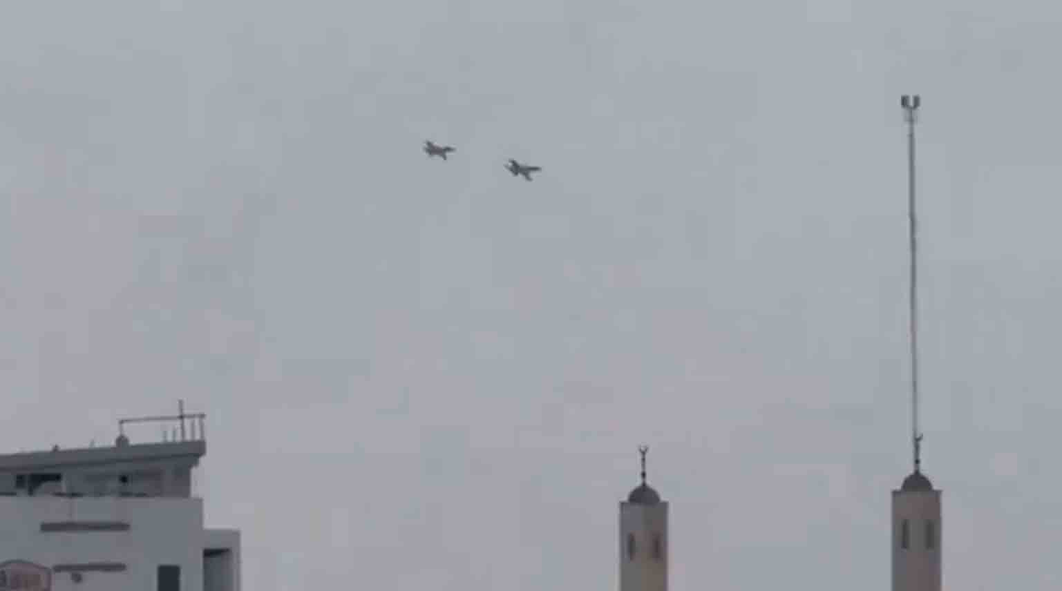 vidéo : des chasseurs f/a-18f super hornets des états-unis survolent la guyana, envoyant un message clair au venezuela
