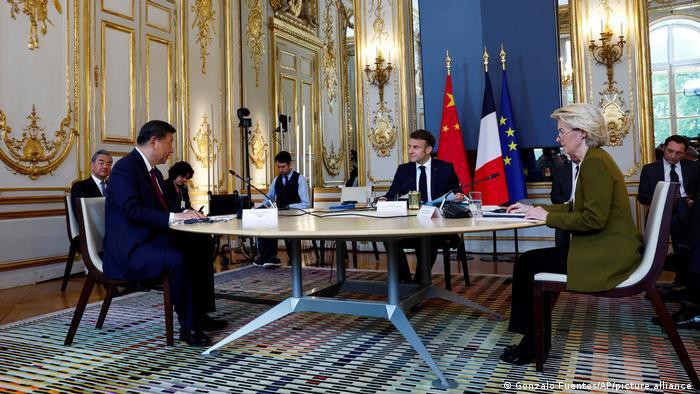 El presidente chino fue presionado sobre Ucrania y los asuntos comerciales durante las conversaciones en París.
