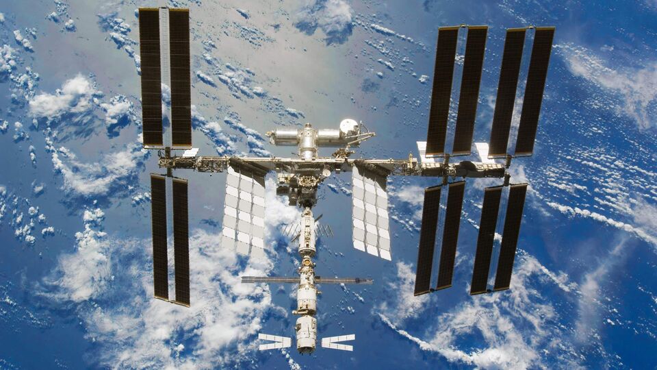 international space station is now visible to naked eyes across india — here's how you can catch a glimpse till may 13