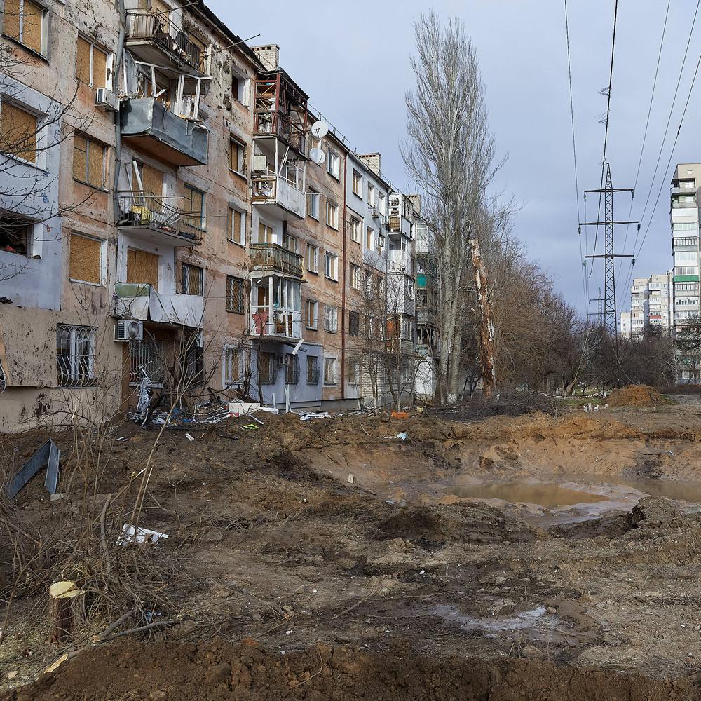 ukraine-invasion tag 806: wiederaufbau in cherson – und angst vor dem nächsten angriff