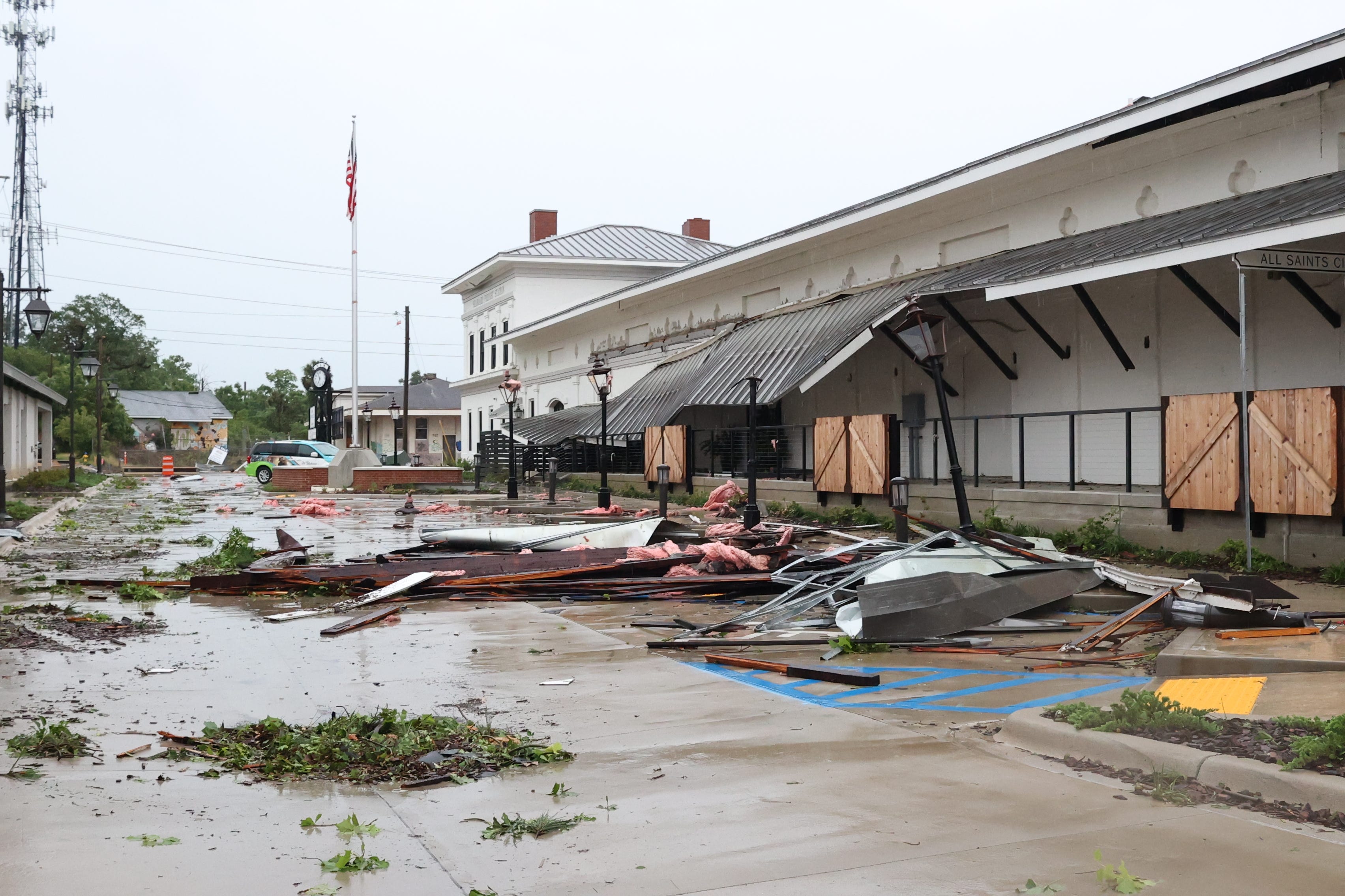 'WAR ZONE': Tallahassee Battered By Possible Tornado; One Dead Amid ...