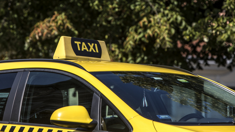 több millió forintot taxiztak el az alpolgármesterek újbudán, a fideszes politikus válaszokat követel