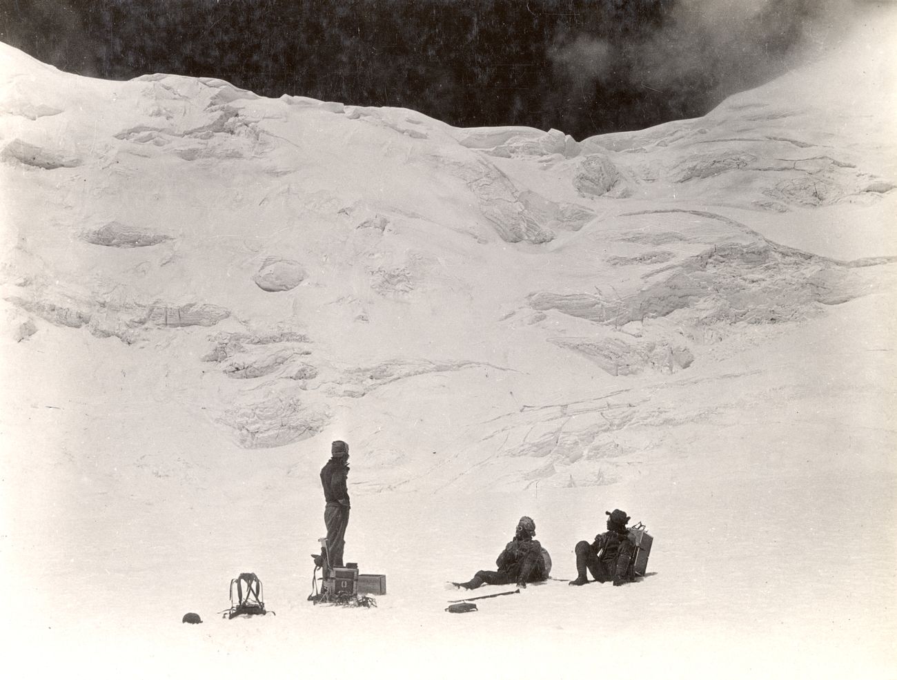 See Photos From the 1924 Mount Everest Expedition That Led to the ...