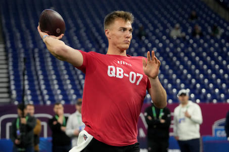 Broncos agree to terms with first-round QB<br><br>