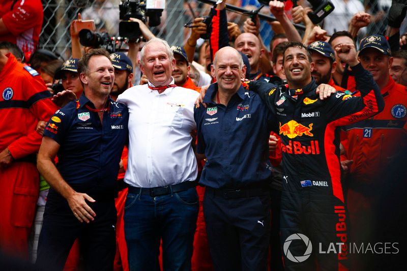 ExRed Bull F1 drivers pay tribute to "unique genius" Newey