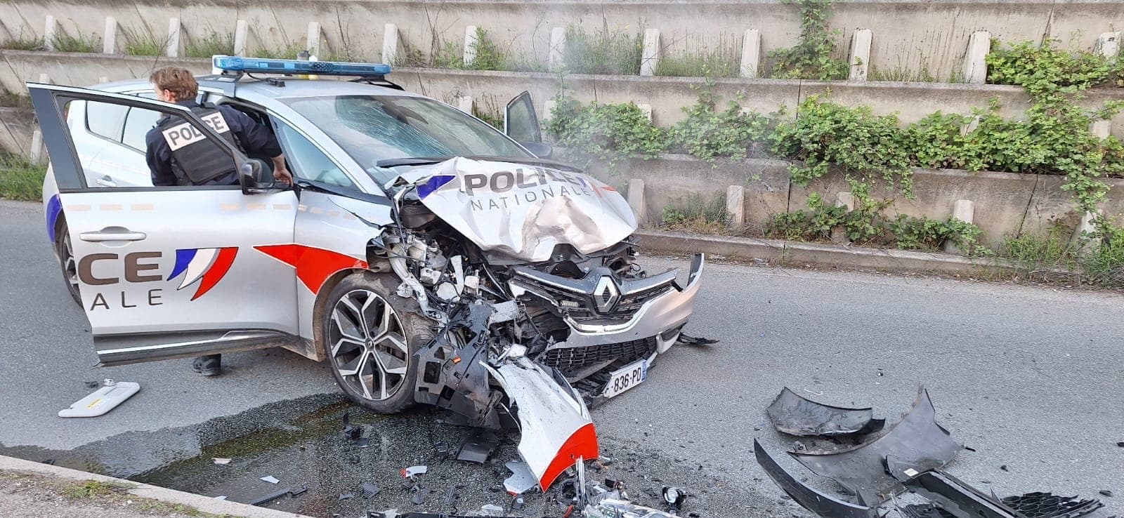 wittenheim: trois policiers blessés dans une collision avec un automobiliste après un refus d'obtempérer