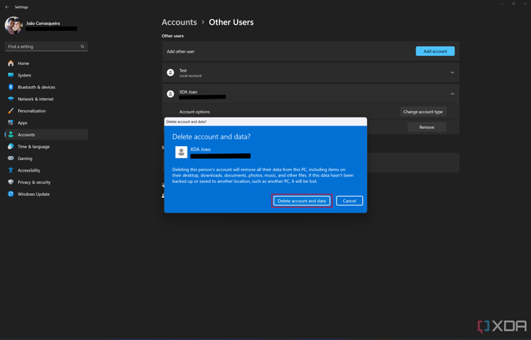 Screwenshot of a dialog asking the user to confirm the deletion of a user account in Windows 11