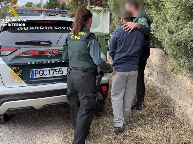 Sucesos Detenida Una Mujer Por Vender Drogas Desde Su Peluquería En Almoradí 9885