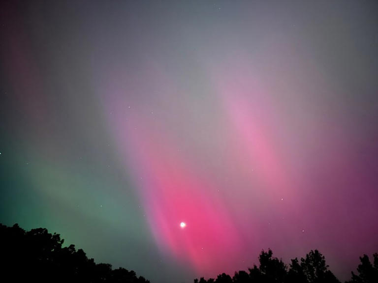 PHOTOS: aurora borealis lights up East Tennessee skies