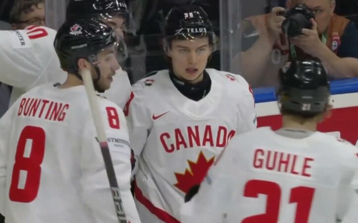 Mondiaux : Kaiden Guhle S’illustre Lors Du Premier Match Du Canada