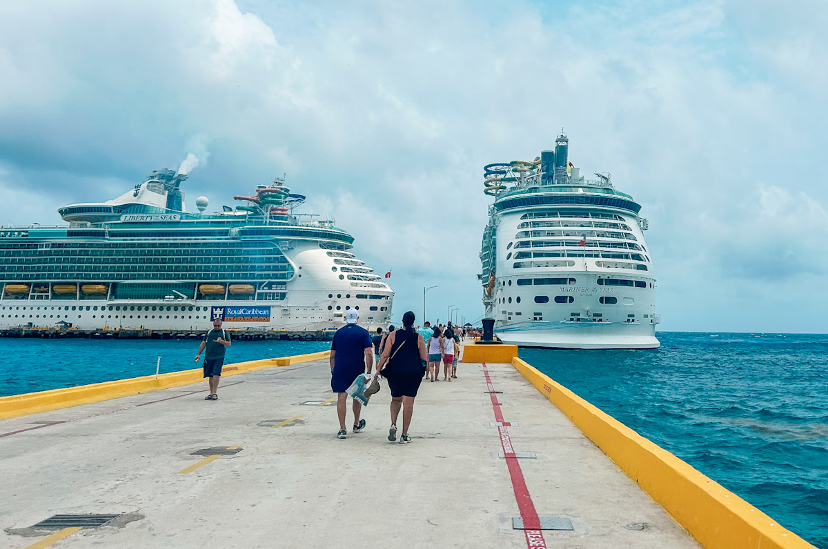 <p>Mariner of the Seas is a Voyager class ship, she launched in 2003 and renovated in 2018. She holds 4000 passengers and has a crew of 1200.</p>