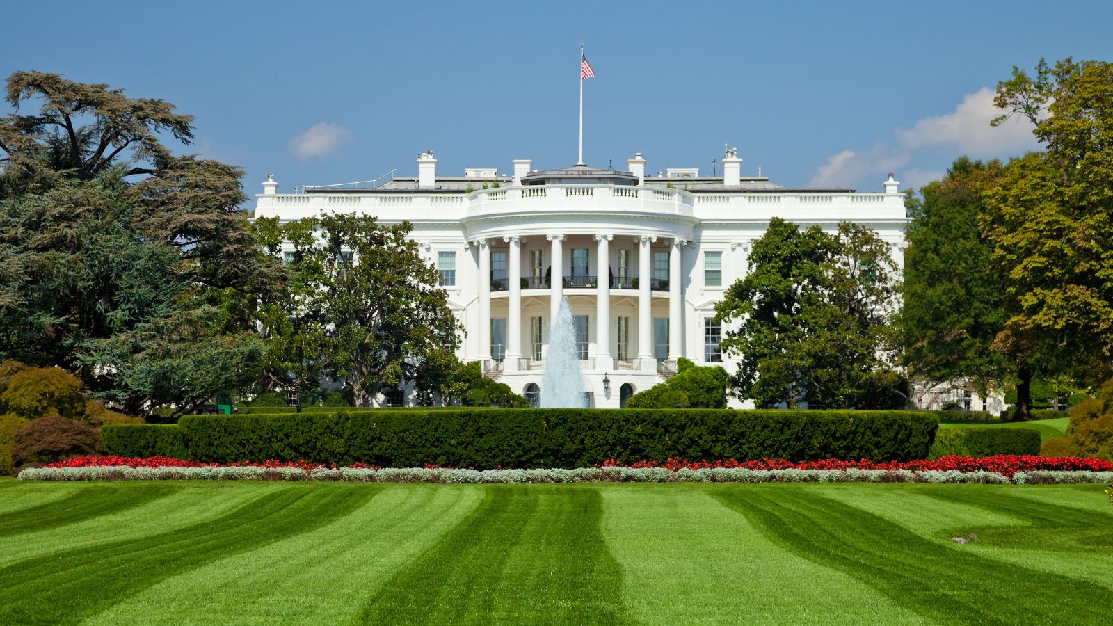 <p>Recommended by 60% of visitors</p><p>The White House, the US President’s residence and office, is a historic landmark in Washington, DC. Chosen by George Washington and designed by James Hoban, The White House is one of the oldest public buildings in the capital. It houses 132 rooms filled with fine arts and serves as a museum of American history. Public tours on specific days offer a glimpse into this iconic structure. The White House Garden, featuring the Jacqueline Kennedy Garden and Rose Garden, opens to the public occasionally, adding to the allure of this must-visit destination.</p>