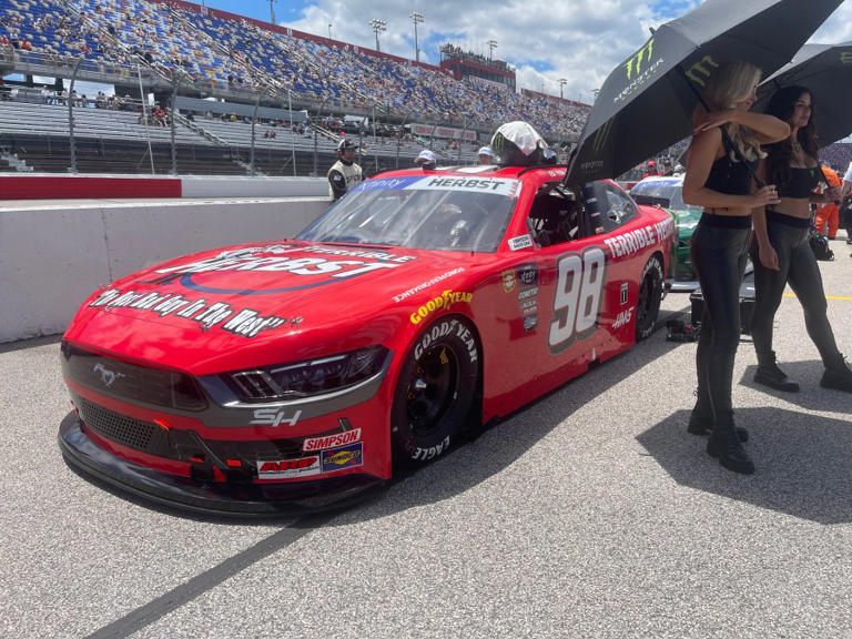 Photos: NASCAR throwback weekend at Darlington Raceway