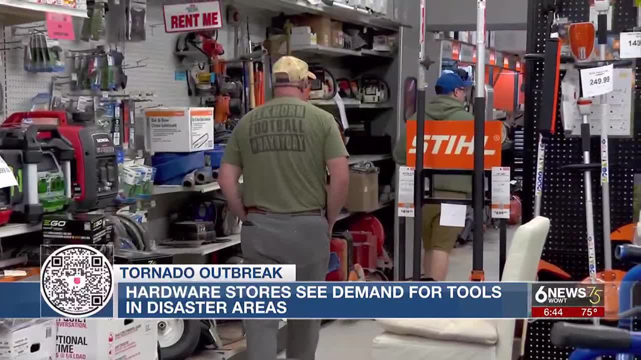Nebraska tornadoes Elkhorn hardware store swamped with people needing