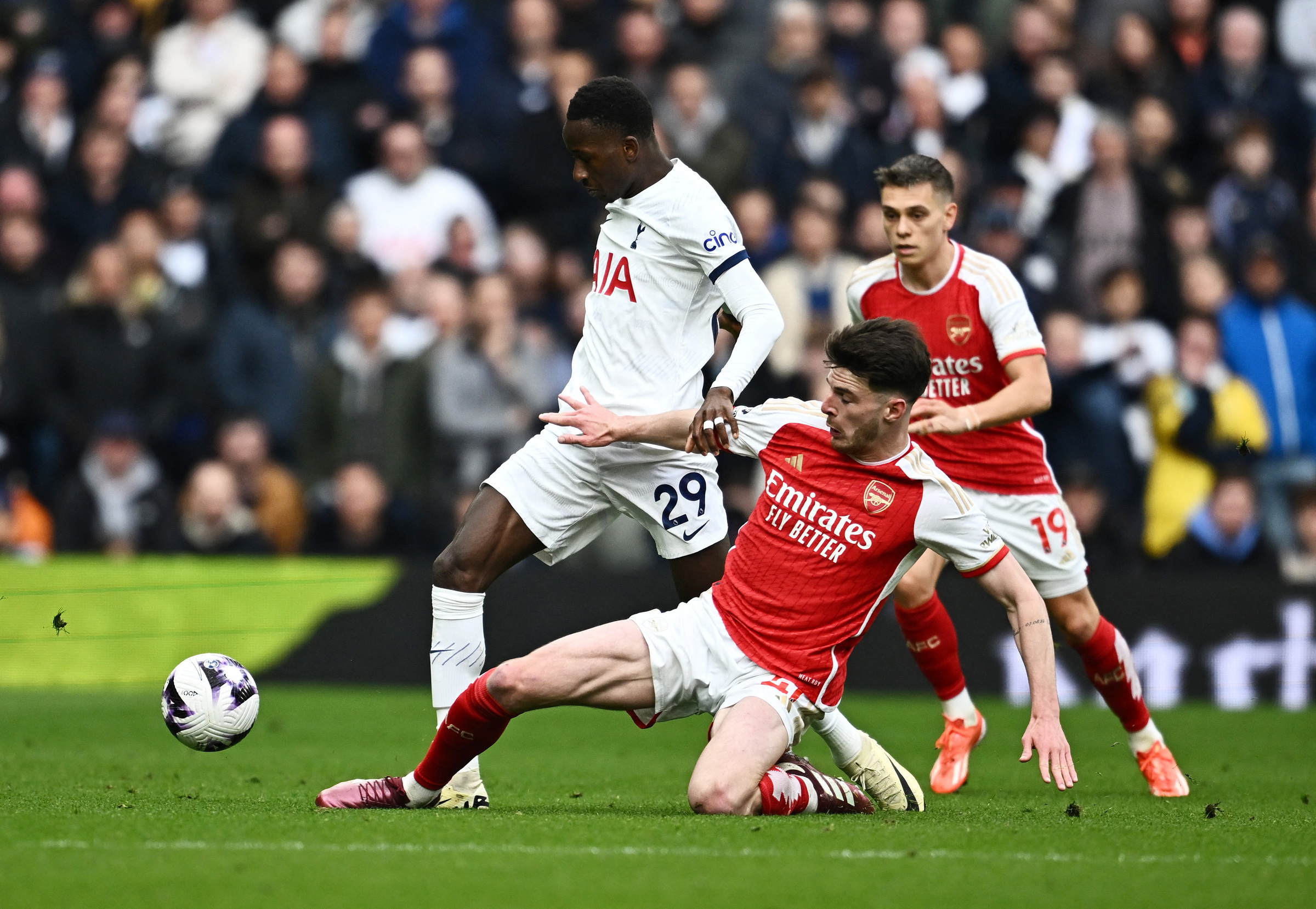 Declan Rice - sự tương phản trước đại chiến Man Utd và Arsenal