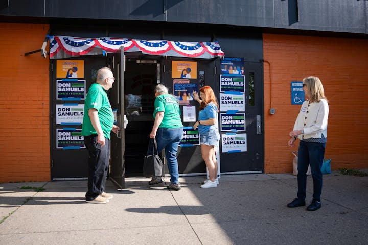 Rep Ilhan Omar Wins Dfl Endorsement Over Don Samuels At Minneapolis Convention