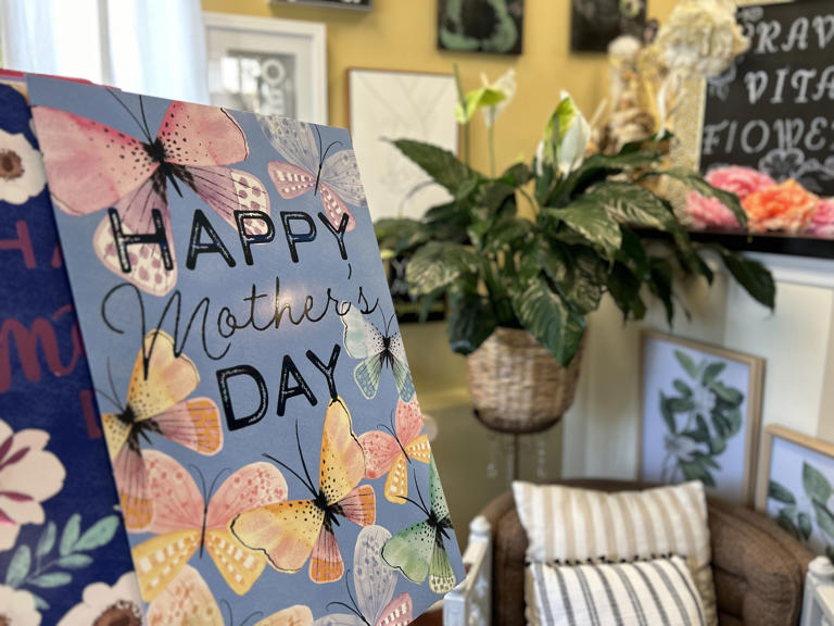 ‘The Super Bowl of flowers': Florists step it up for the Mother's Day rush