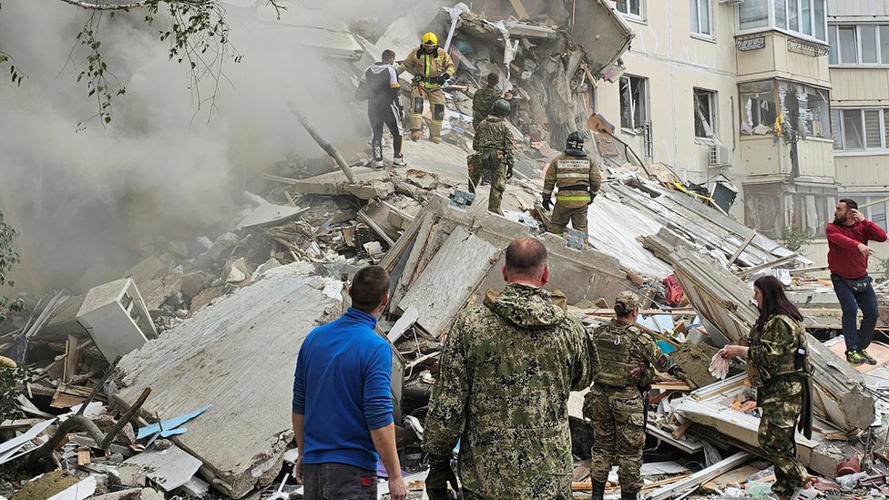 Russia blames Ukraine after blast destroys apartments